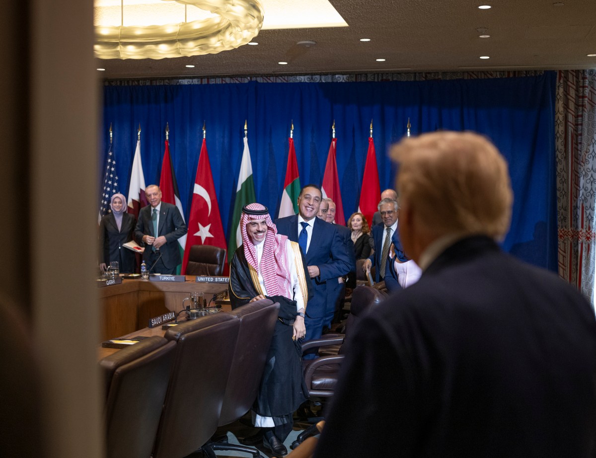 President Donald Trump participates in a multilateral meeting with Arab and Muslim leaders at the United Nations Headquarters in New York City, Tuesday, September 23, 2025. (Official White House Photo by Daniel Torok)