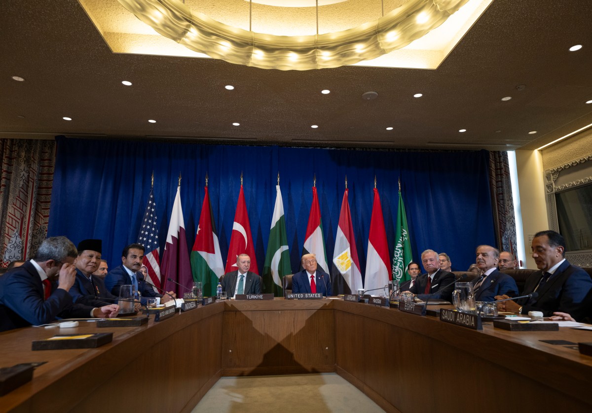 President Donald Trump participates in a multilateral meeting with Emir of Qatar Sheikh Tamim bin Hamad Al Thani, King Abdullah II of Jordan, Turkish President Tayyip Erdogan, Prime Minister Shehbaz Sharif of Pakistan, Indonesian Foreign Minister Sugiono, Egyptian Prime Minister Mostafa Madbouly, United Arab Emirates Deputy Prime Minister Sheikh Abdullah bin Zayed Al Nahayan, and Saudi Foreign Minister Prince Faisal bin Farhan Al Saud at the United Nations Headquarters in New York City, Tuesday, September 23, 2025. (Official White House Photo by Daniel Torok)