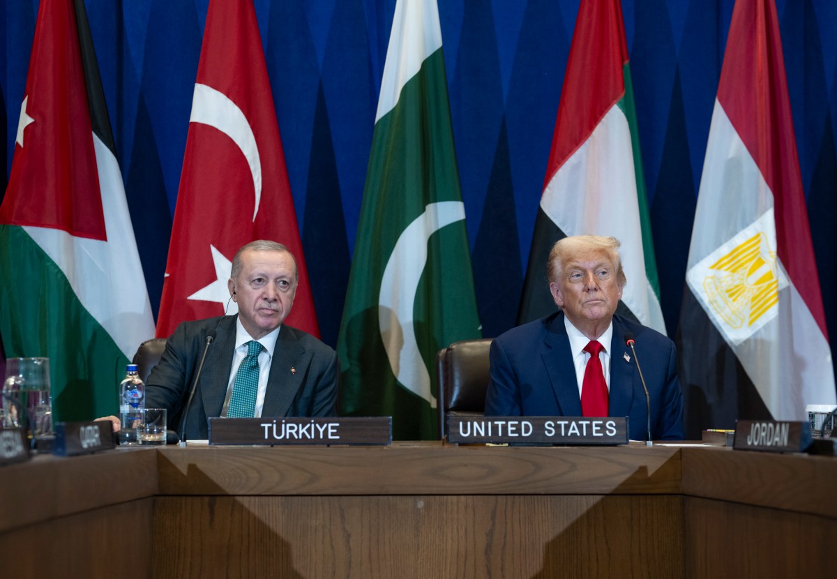 President Donald Trump participates in a multilateral meeting with Turkish President Tayyip Erdogan and others at the United Nations Headquarters in New York City, Tuesday, September 23, 2025. (Official White House Photo by Daniel Torok)