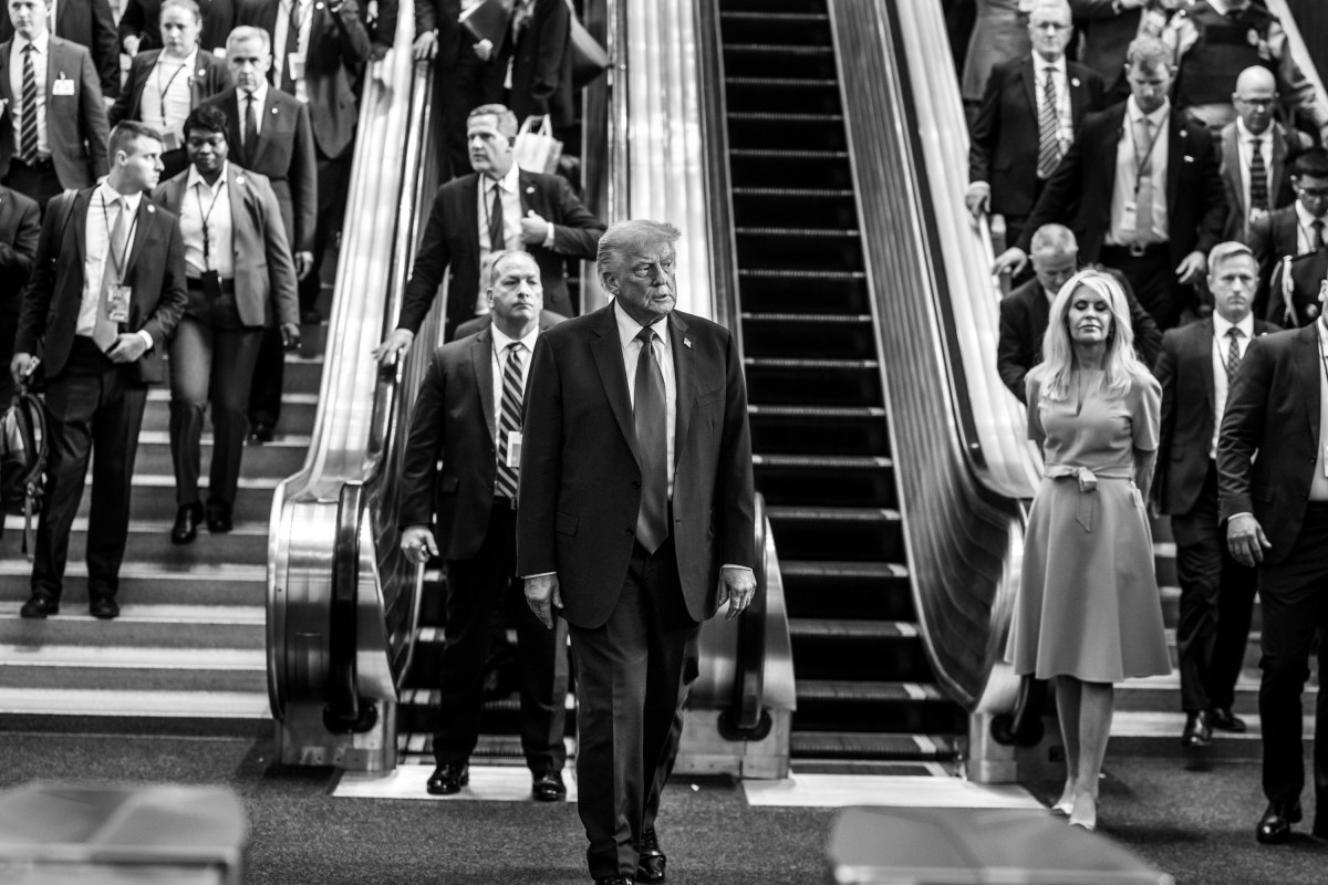President Donald Trump speaks with staff after a multilateral meeting with Arab leaders at the United Nations Headquarters in New York City, Tuesday, September 23, 2025. (Official White House Photo by Daniel Torok)