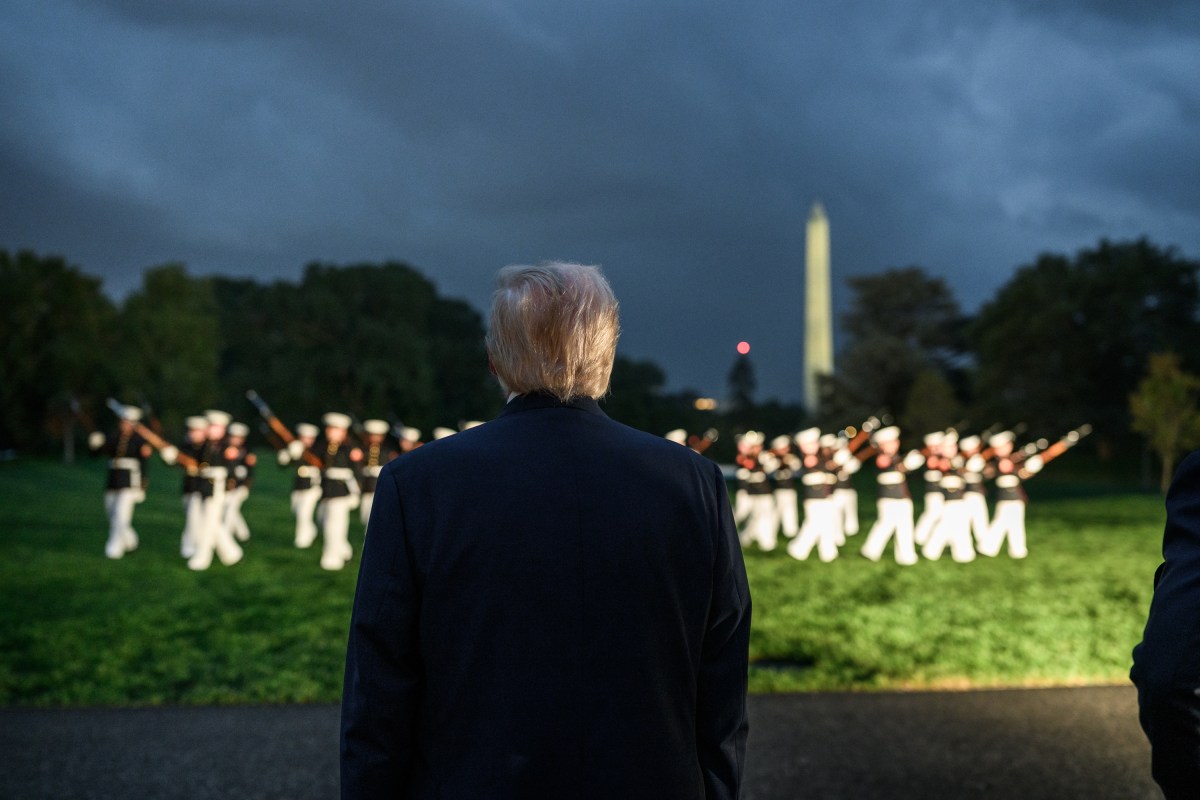 President Donald Trump watches the U.S. Marine Corps Silent Drill Platoon perform a silent precision exhibition drill on the South Lawn of the White House, Wednesday, September 24, 2025. (Official White House Photo by Molly Riley)