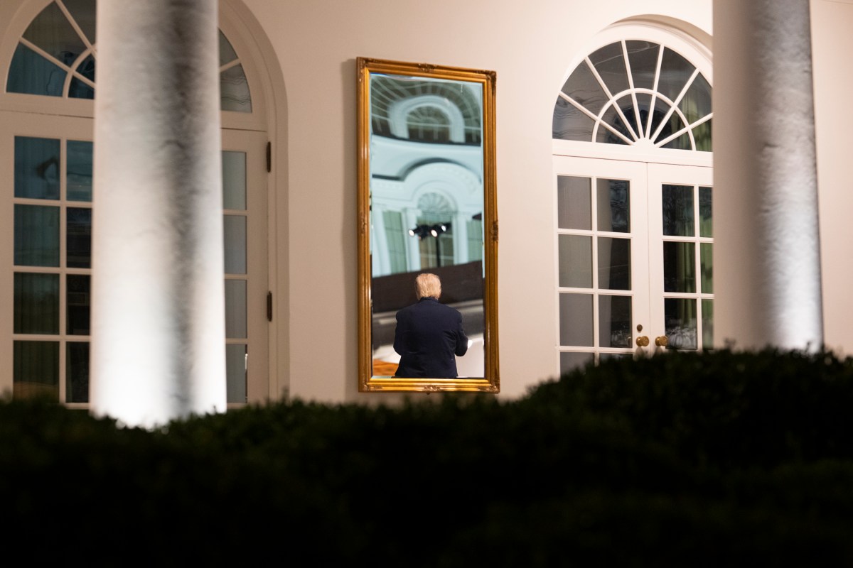 President Donald Trump hosts a Rose Garden Club dinner, Wednesday, September 24, 2025, in the newly renovated White House Rose Garden. (Official White House Photo by Molly Riley)
