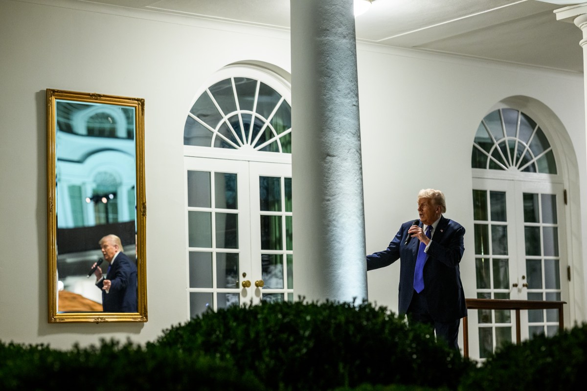 President Donald Trump hosts a Rose Garden Club dinner, Wednesday, September 24, 2025, in the newly renovated White House Rose Garden. (Official White House Photo by Molly Riley)