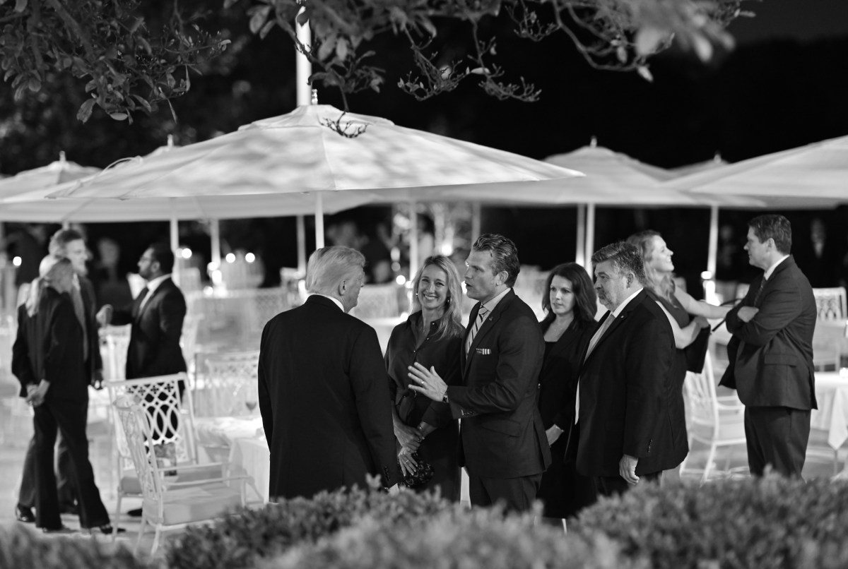 President Donald Trump hosts a Rose Garden Club dinner, Wednesday, September 24, 2025, in the newly renovated White House Rose Garden. (Official White House Photo by Molly Riley)