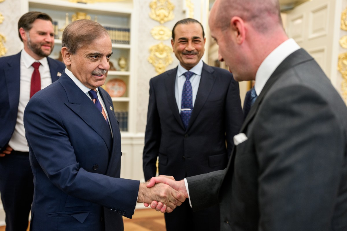 Prime Minister Shehbaz Sharif of Pakistan shakes hands with Deputy Chief of Staff Stephen Miller before meeting with President Donald Trump, Thursday, September 25, 2025, in the Oval Office. (Official White House Photo by Daniel Torok)