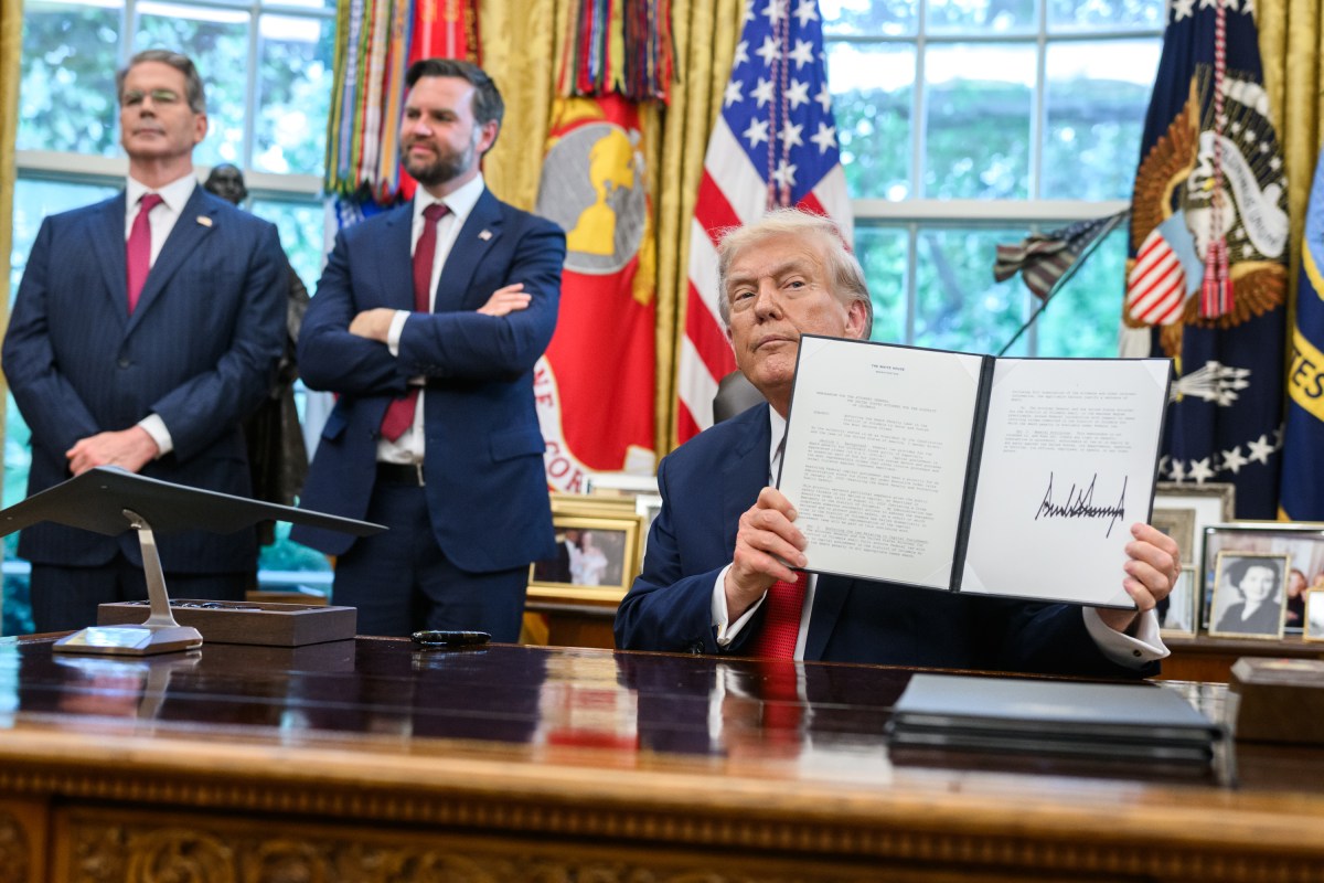 President Donald Trump signs proclamations and Executive Orders, including an approval of a partial sale of TikTok’s U.S. operations and the death penalty in Washington, D.C., Thursday, September 25, 2025, in the Oval Office. (Official White House Photo by Joyce N. Boghosian)