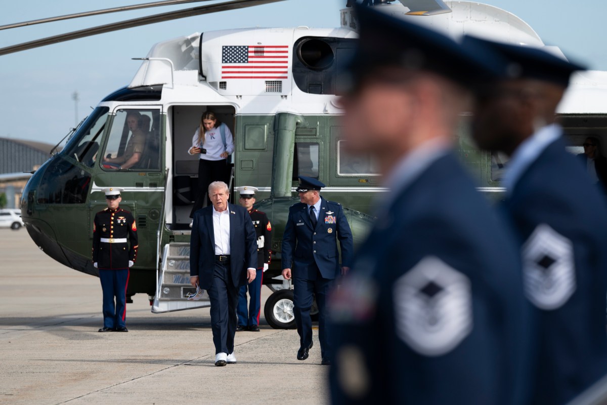 President Donald Trump disembarks Marine One at Joint Base Andrews, Maryland on Friday, September 26, 2025, and boards Air Force One en route Farmingdale, New York to attend the Ryder Cup. (Official White House Photo by Joyce N. Boghosian)