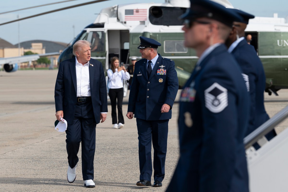 President Donald Trump disembarks Marine One at Joint Base Andrews, Maryland on Friday, September 26, 2025, and boards Air Force One en route Farmingdale, New York to attend the Ryder Cup. (Official White House Photo by Joyce N. Boghosian)