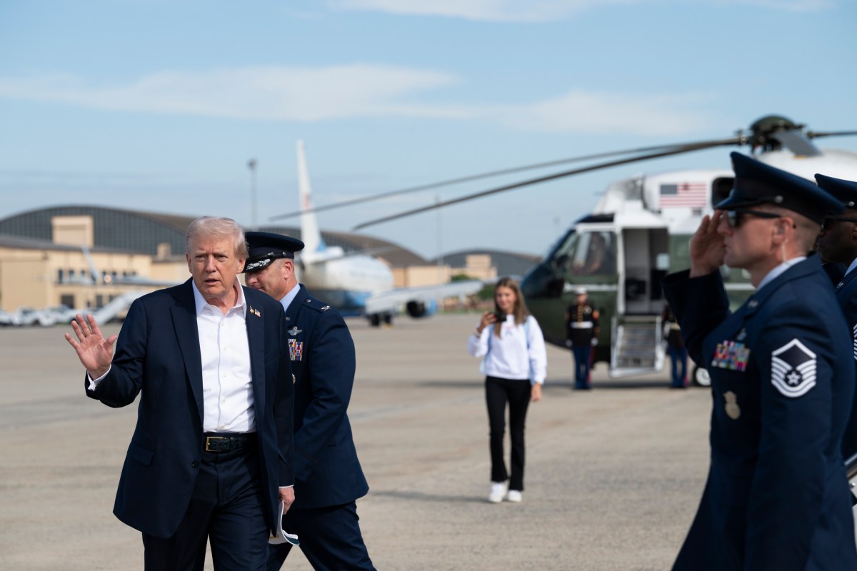 President Donald Trump disembarks Marine One at Joint Base Andrews, Maryland on Friday, September 26, 2025, and boards Air Force One en route Farmingdale, New York to attend the Ryder Cup. (Official White House Photo by Joyce N. Boghosian)