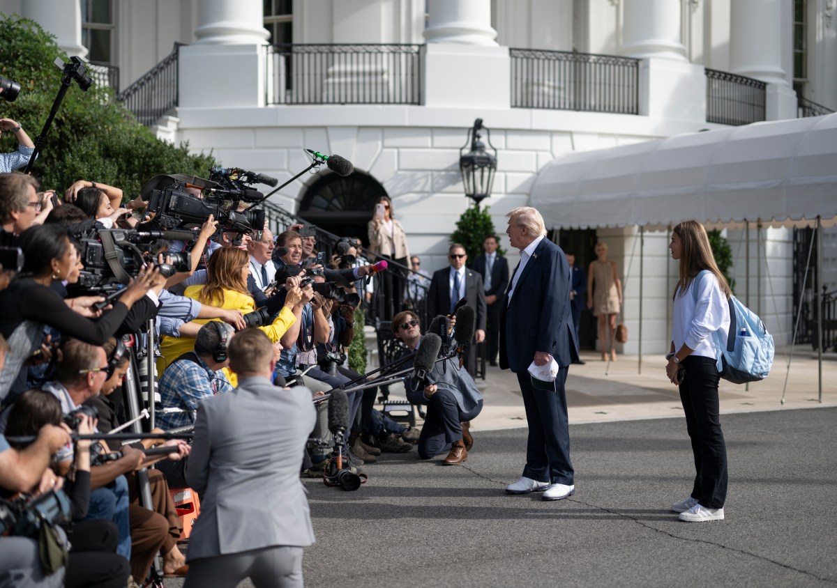 President Donald Trump speaks to the press before boarding Marine One on the South Lawn of the White House, Friday, September 26, 2025, en route Joint Base Andrews, Maryland. (Official White House Photo by Molly Riley)