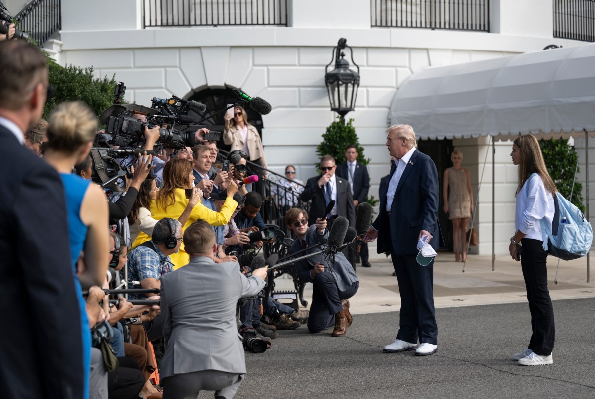 President Donald Trump and Kai Trump board Marine One on the South Lawn of the White House, Friday, September 26, 2025, en route Joint Base Andrews, Maryland. (Official White House Photo by Molly Riley)