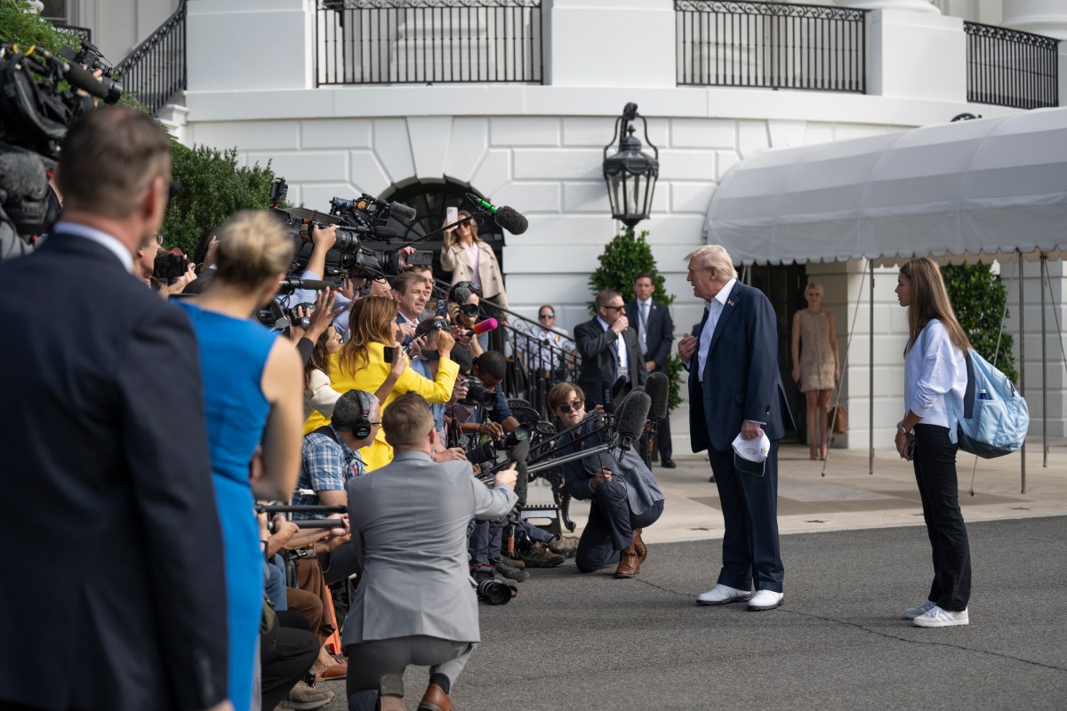 President Donald Trump speaks to the press before boarding Marine One on the South Lawn of the White House, Friday, September 26, 2025, en route Joint Base Andrews, Maryland. (Official White House Photo by Molly Riley)