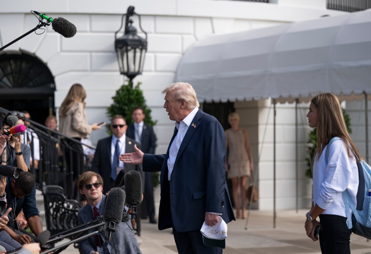 President Donald Trump speaks to the press before boarding Marine One on the South Lawn of the White House, Friday, September 26, 2025, en route Joint Base Andrews, Maryland. (Official White House Photo by Molly Riley)