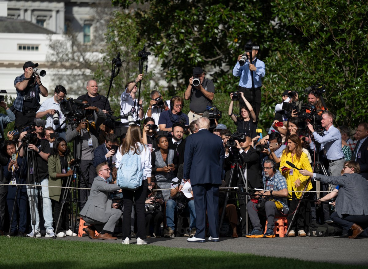 President Donald Trump speaks to the press before boarding Marine One on the South Lawn of the White House, Friday, September 26, 2025, en route Joint Base Andrews, Maryland. (Official White House Photo by Molly Riley)