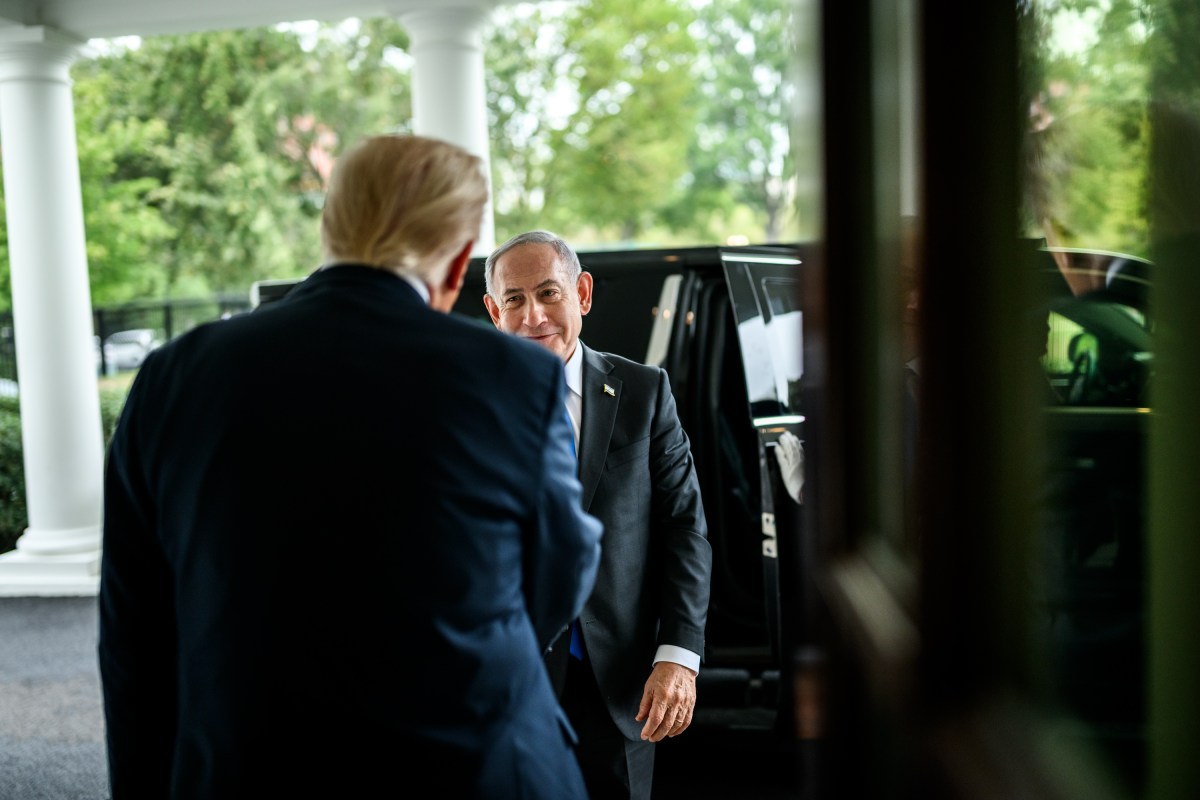 President Donald Trump greets Israeli Prime Minister Benjamin Netanyahu at the West Wing Lobby of the White House, Monday, September 29, 2025. (Official White House Photo by Daniel Torok)