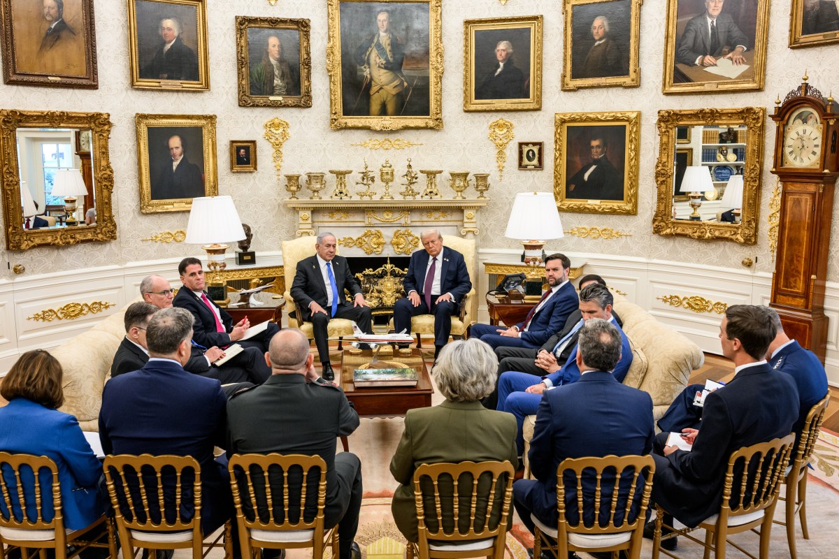 President Donald Trump holds a bilateral meeting with Israeli Prime Minister Benjamin Netanyahu in the Oval Office to discuss the U.S. peace plan for Gaza, Monday, September 29, 2025. (Official White House Photo by Daniel Torok)