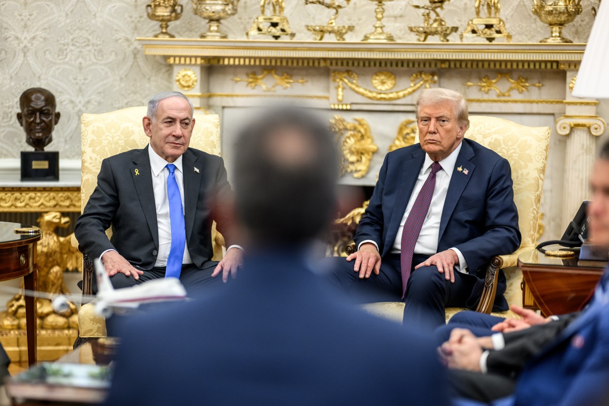 President Donald Trump holds a bilateral meeting with Israeli Prime Minister Benjamin Netanyahu in the Oval Office to discuss the U.S. peace plan for Gaza, Monday, September 29, 2025. (Official White House Photo by Daniel Torok)