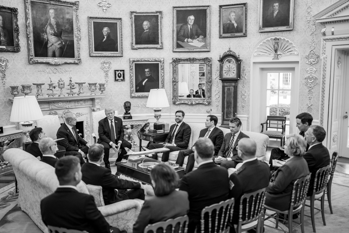President Donald Trump holds a bilateral meeting with Israeli Prime Minister Benjamin Netanyahu in the Oval Office to discuss the U.S. peace plan for Gaza, Monday, September 29, 2025. (Official White House Photo by Daniel Torok)