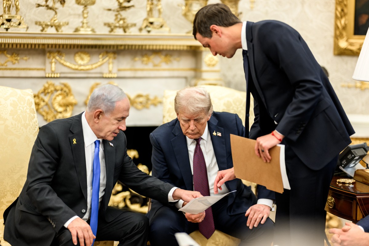 President Donald Trump and Israeli Prime Minister Benjamin Netanyahu review the U.S. peace plan for Gaza with Jared Kushner, Monday, September 29, 2025, during a bilateral meeting in the Oval Office. (Official White House Photo by Daniel Torok)