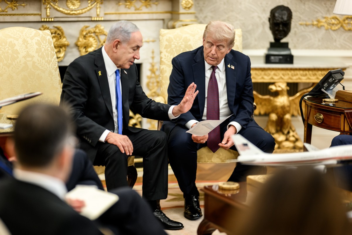 President Donald Trump and Israeli Prime Minister Benjamin Netanyahu review the U.S. peace plan for Gaza, Monday, September 29, 2025, during a bilateral meeting in the Oval Office. (Official White House Photo by Daniel Torok)