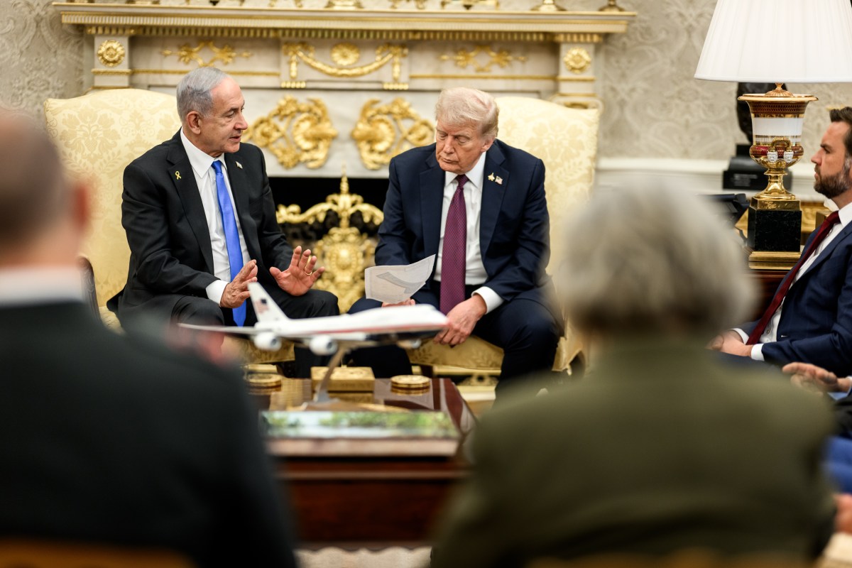 President Donald Trump and Israeli Prime Minister Benjamin Netanyahu review the U.S. peace plan for Gaza, Monday, September 29, 2025, during a bilateral meeting in the Oval Office. (Official White House Photo by Daniel Torok)