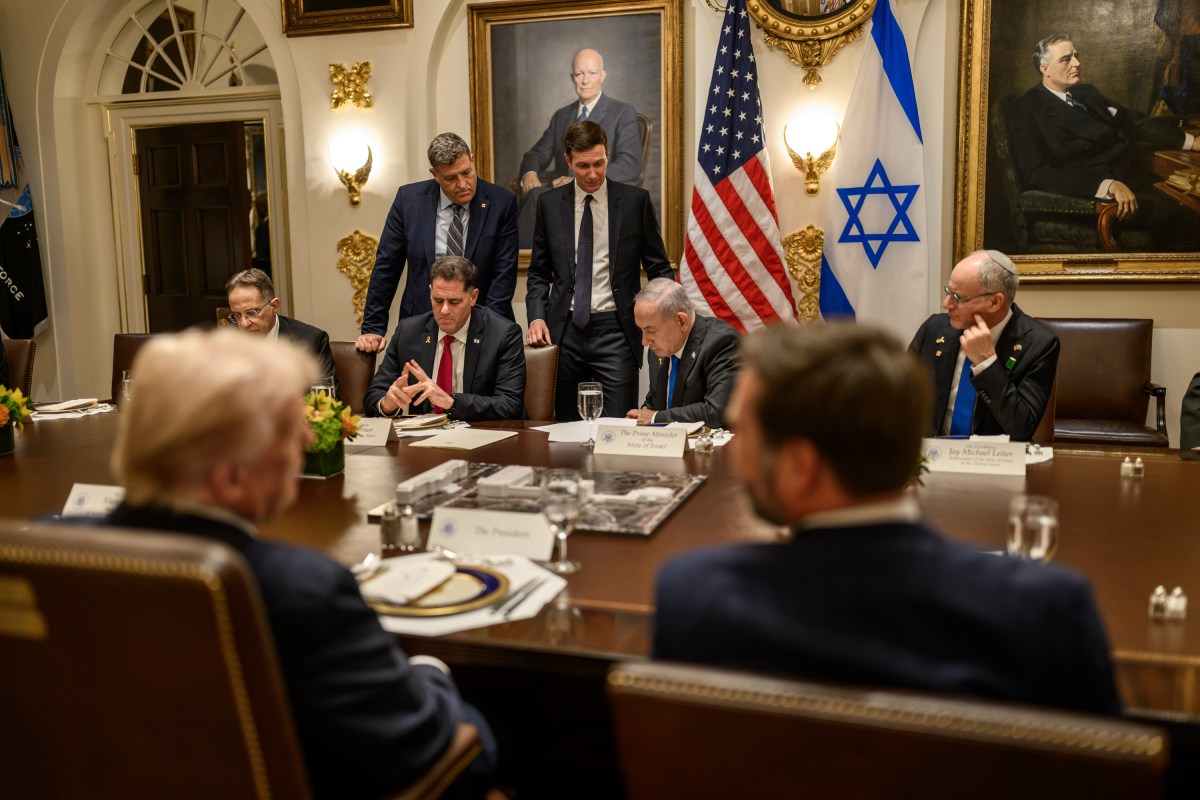 Israeli Prime Minister Benjamin Netanyahu reviews the U.S. peace plan for Gaza with Jared Kushner during a bilateral luncheon with President Donald Trump, Monday, September 29, 2025, in the Cabinet Room. (Official White House Photo by Daniel Torok)