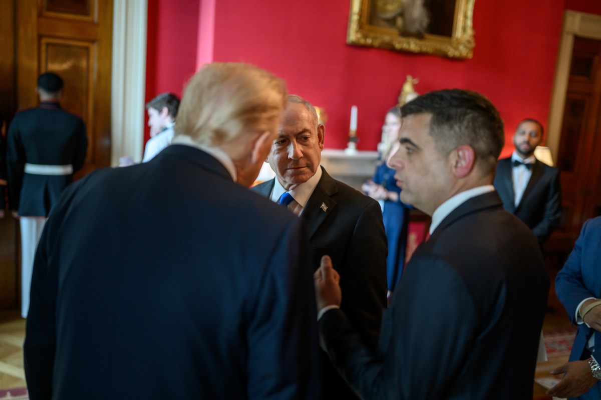 President Donald Trump speaks with Israeli Prime Minister Benjamin Netanyahu in the Red Room of the White House, Monday, September 29, 2025, before a joint press conference to announce the U.S. peace plan for Gaza. (Official White House Photo by Daniel Torok)