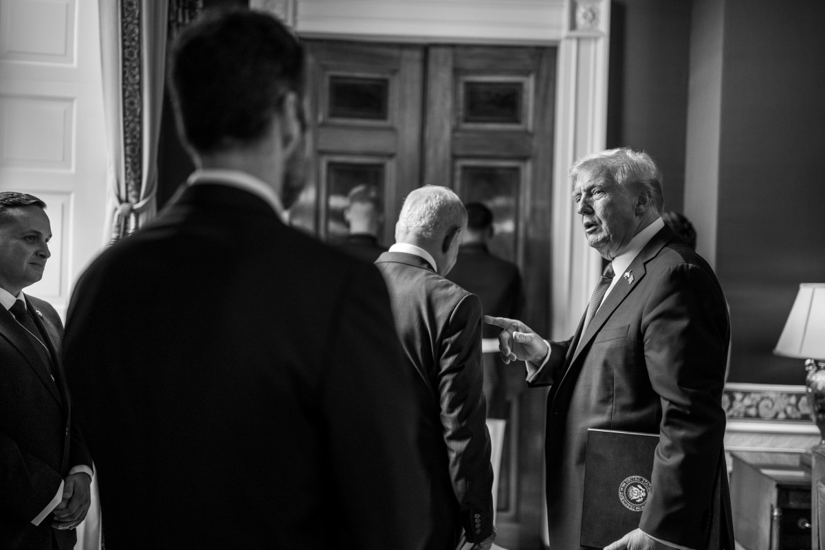President Donald Trump speaks with Israeli Prime Minister Benjamin Netanyahu in the Red Room of the White House, Monday, September 29, 2025, before a joint press conference to announce the U.S. peace plan for Gaza. (Official White House Photo by Daniel Torok)