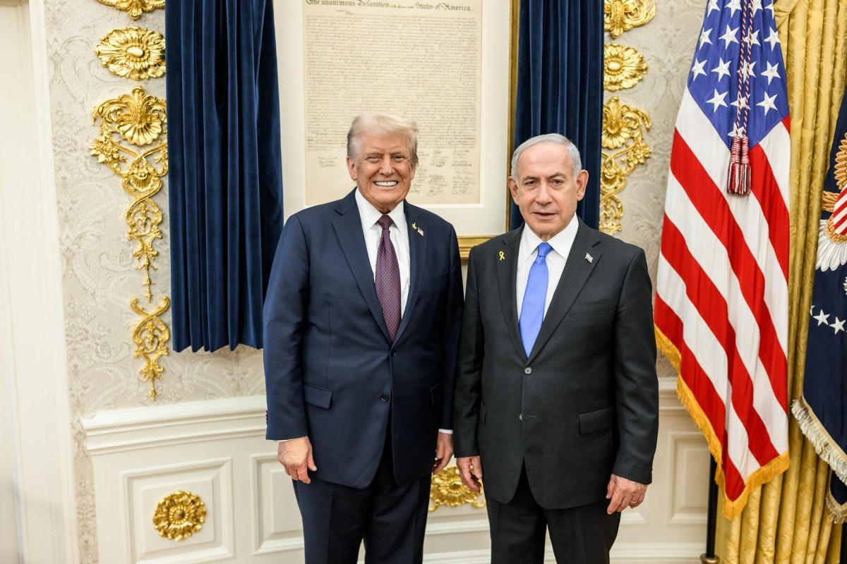 President Donald Trump poses for a photo with Israeli Prime Minister Benjamin Netanyahu in the Oval Office after a joint press conference announcing the U.S. peace plan for Gaza, Monday, September 29, 2025. (Official White House Photo by Daniel Torok)