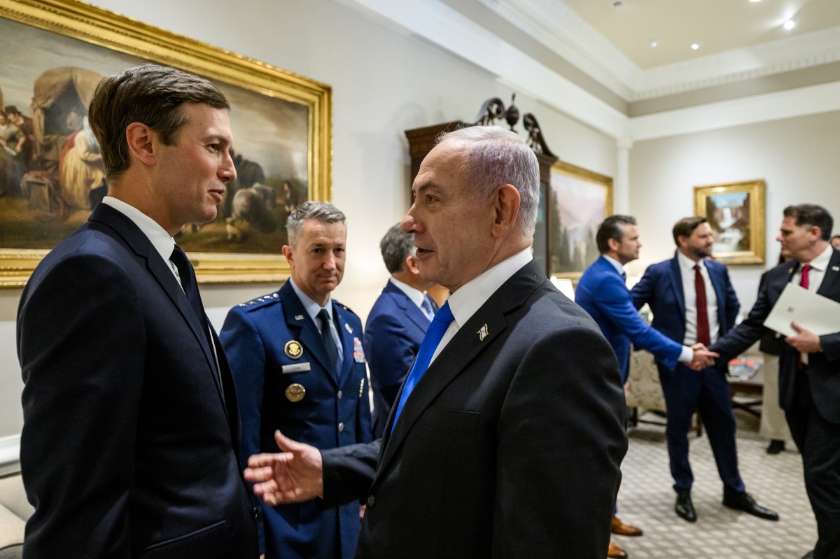 Israeli Prime Minister Benjamin Netanyahu speaks with Jared Kushner while greeting the U.S. delegation in the West Wing Lobby of the White House, Monday, September 29, 2025, before a bilateral meeting with President Donald Trump. (Official White House Photo by Joyce N. Boghosian)