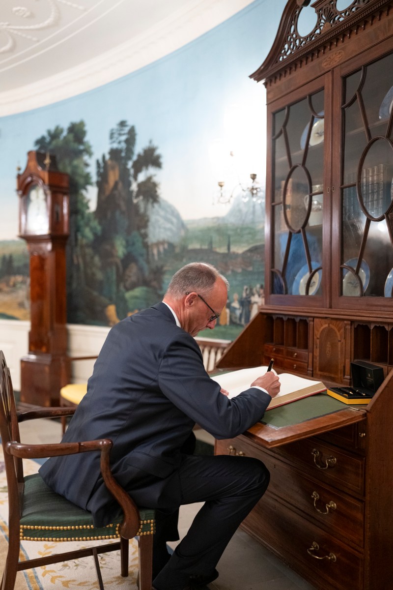 European leaders arrive to the South Portico of the White House and sign the guest book in the Diplomatic Reception Room as they arrive for a meeting with President Donald Trump and Ukraine’s President Volodymyr Zelensky, Monday, August 18, 2025.  (Official White House Photo by Molly Riley)