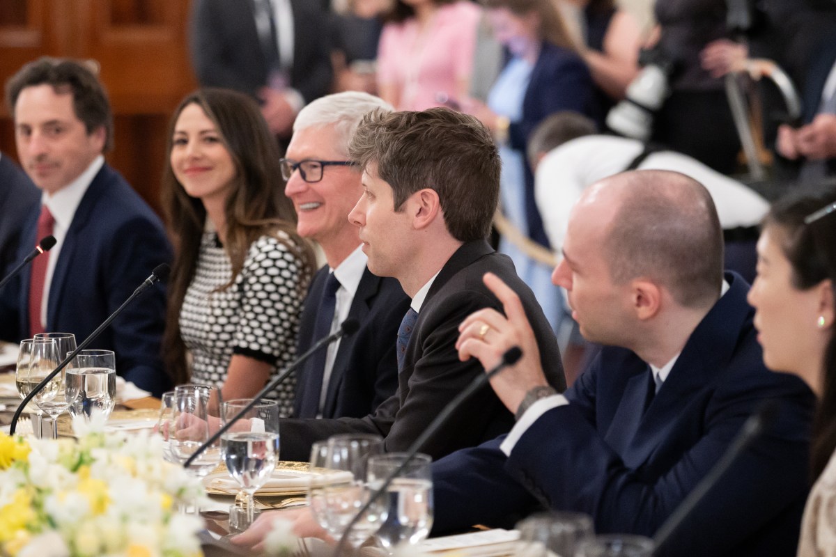 President Donald Trump and First Lady Melania Trump  host business and technology leaders for a dinner in State Dining Room at the White House, Thursday, September 4, 2025. (Official White House Photo by Andrea Hanks)