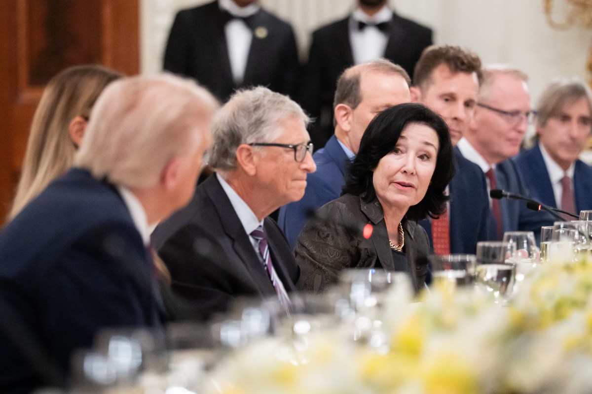President Donald Trump and First Lady Melania Trump  host business and technology leaders for a dinner in State Dining Room at the White House, Thursday, September 4, 2025. (Official White House Photo by Andrea Hanks)