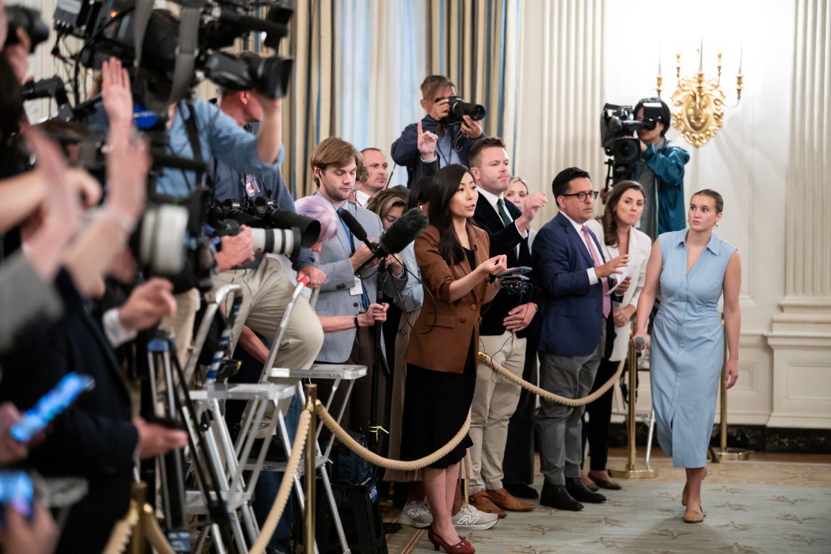 President Donald Trump and First Lady Melania Trump  host business and technology leaders for a dinner in State Dining Room at the White House, Thursday, September 4, 2025. (Official White House Photo by Andrea Hanks)