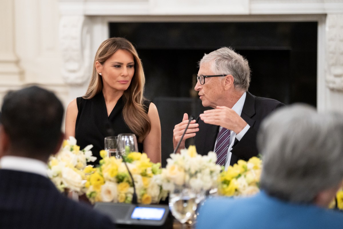 President Donald Trump and First Lady Melania Trump  host business and technology leaders for a dinner in State Dining Room at the White House, Thursday, September 4, 2025. (Official White House Photo by Andrea Hanks)