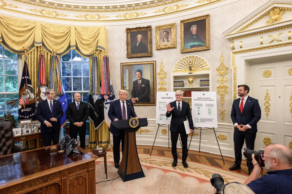 President Donald Trump delivers remarks alongside Apple CEO Tim Cook, Vice President JD Vance, Secretary of the Treasury Scott Bessent, and Secretary of Commerce Howard Lutnick after announcing a $100 billion investment in the U.S., Wednesday, August 6, 2025, in the Oval Office. (Official White House Photo by Molly Riley)