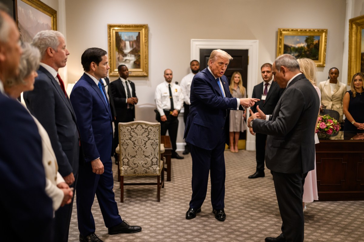 President Donald Trump greets Prime Minister Nikol Pashinyan of Armenia at the West Wing lobby, Friday, August 8, 2025. (Official White House Photo by Daniel Torok)