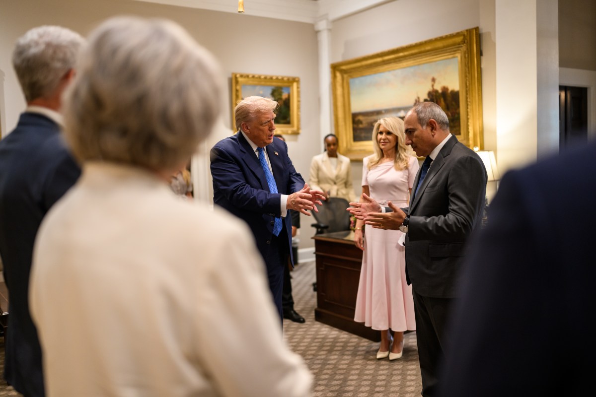 President Donald Trump greets Prime Minister Nikol Pashinyan of Armenia at the West Wing lobby, Friday, August 8, 2025. (Official White House Photo by Daniel Torok)