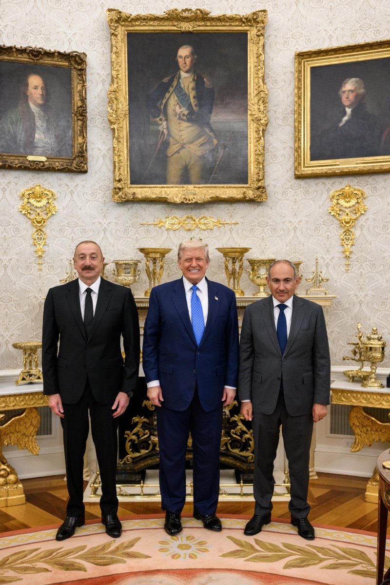 President Donald Trump poses for a photo with President Ilham Aliyev of Azerbaijan and Prime Minister Nikol Pashinyan of Armenia, Friday, August 8, 2025, in the Oval Office. (Official White House Photo by Daniel Torok)