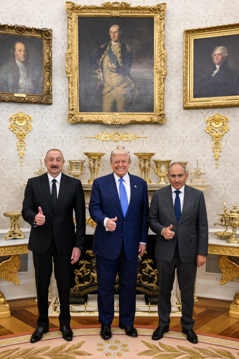 President Donald Trump poses for a photo with President Ilham Aliyev of Azerbaijan and Prime Minister Nikol Pashinyan of Armenia, Friday, August 8, 2025, in the Oval Office. (Official White House Photo by Daniel Torok)
