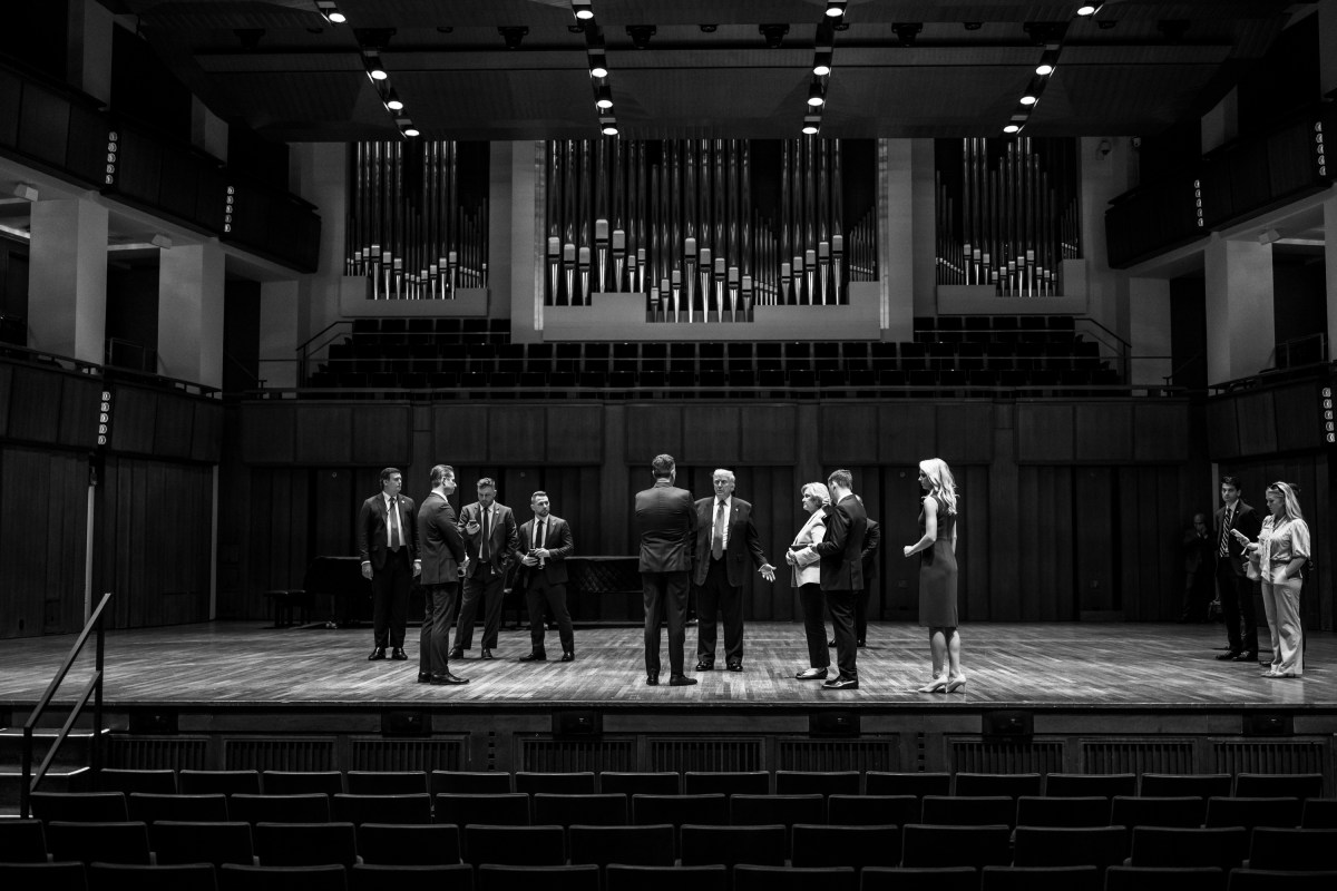 President Donald Trump tours the John F. Kennedy Center for the Performing Arts in Washington, D.C., Wednesday, August 13, 2025. (Official White House Photo by Daniel Torok)