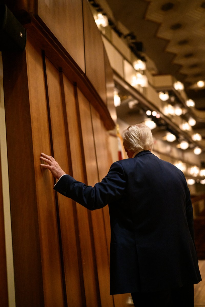 President Donald Trump tours the John F. Kennedy Center for the Performing Arts in Washington, D.C., Wednesday, August 13, 2025. (Official White House Photo by Daniel Torok)
