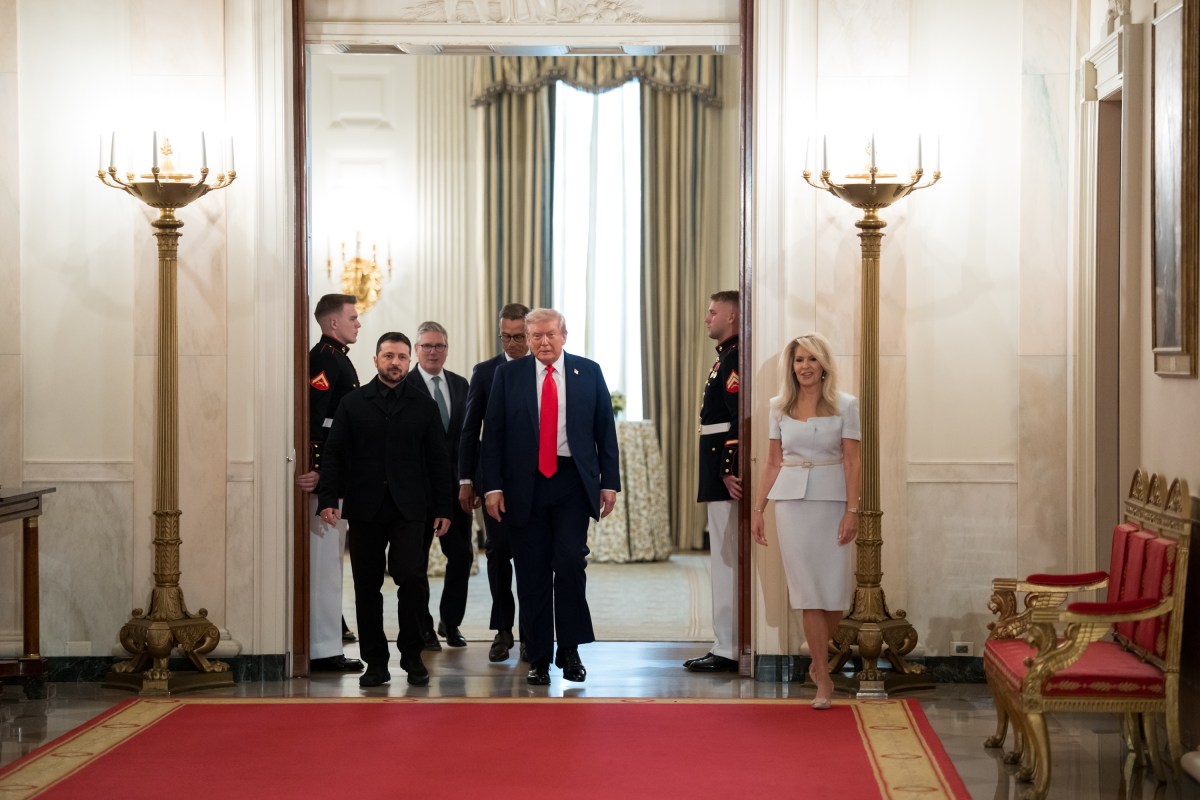 President Donald Trump poses for a family photo with President Volodymyr Zelenskyy of Ukraine and European leaders before their multilateral meeting, Monday, August 18, 2025, in the Cross Hall on the State Floor of the White House. (Official White House Photo by Andrea Hanks)