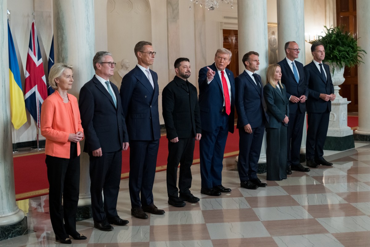 President Donald Trump poses for a family photo with President Volodymyr Zelenskyy of Ukraine and European leaders before their multilateral meeting, Monday, August 18, 2025, in the Cross Hall on the State Floor of the White House. (Official White House Photo by Andrea Hanks)