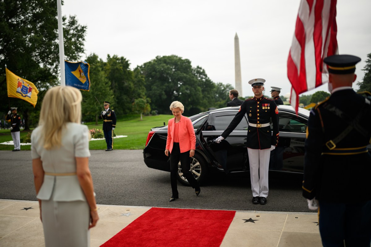European Commission President Ursula Von Der Leyen arrives to the South Portico of the White House for a meeting with President Donald Trump, Ukraine’s President Volodymyr Zelensky, and other world leaders, Monday, August 18, 2025. (Official White House Photo by Daniel Torok)