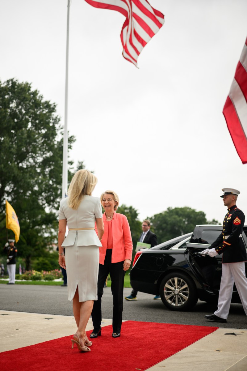 European Commission President Ursula Von Der Leyen arrives to the South Portico of the White House for a meeting with President Donald Trump, Ukraine’s President Volodymyr Zelensky, and other world leaders, Monday, August 18, 2025. (Official White House Photo by Daniel Torok)
