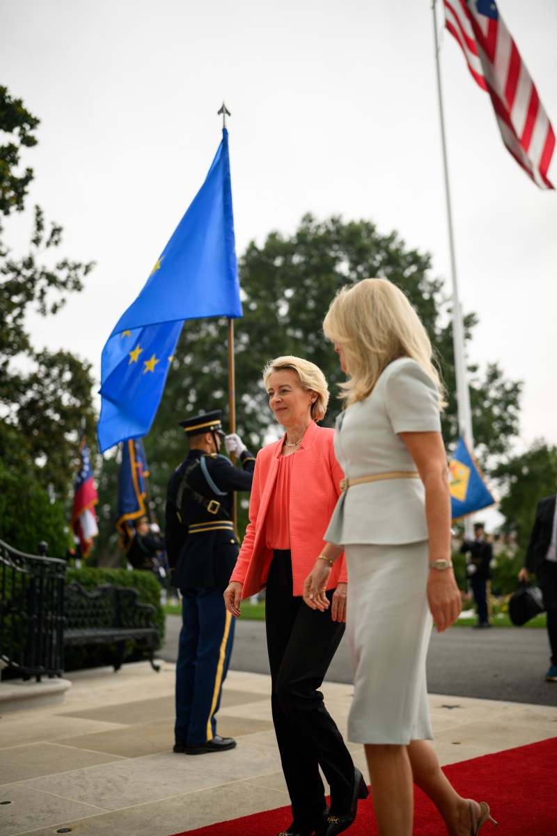 European Commission President Ursula Von Der Leyen arrives to the South Portico of the White House for a meeting with President Donald Trump, Ukraine’s President Volodymyr Zelensky, and other world leaders, Monday, August 18, 2025. (Official White House Photo by Daniel Torok)