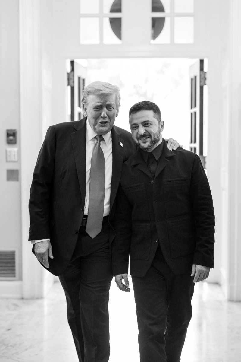 President Donald Trump greets President Volodymyr Zelenskyy of Ukraine, Monday, August 18, 2025, at the West Wing Lobby entrance of the White House. (Official White House Photo by Daniel Torok)