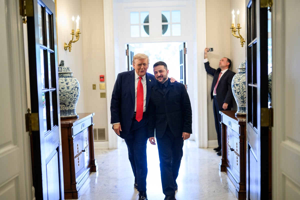 President Donald Trump greets President Volodymyr Zelenskyy of Ukraine, Monday, August 18, 2025, at the West Wing Lobby entrance of the White House. (Official White House Photo by Daniel Torok)