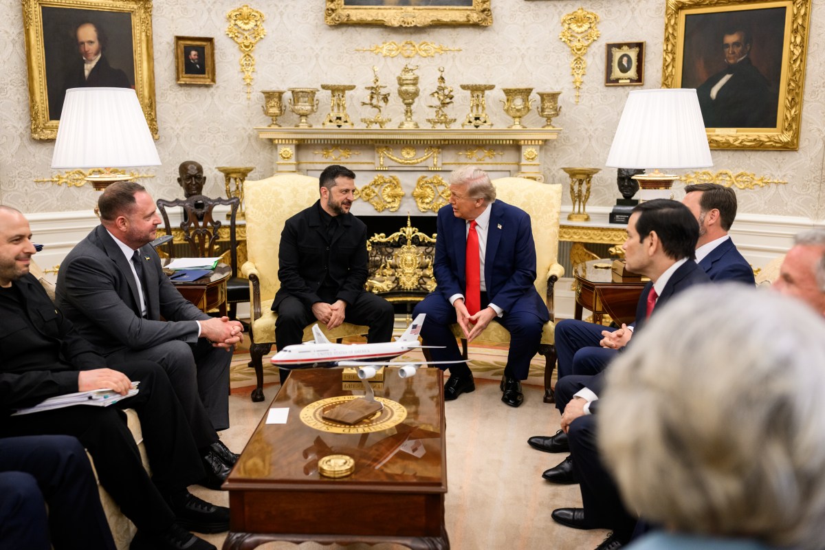 President Donald Trump participates in a bilateral meeting with President Volodymyr Zelenskyy of Ukraine, Monday, August 18, 2025, in the Oval Office. (Official White House Photo by Daniel Torok)